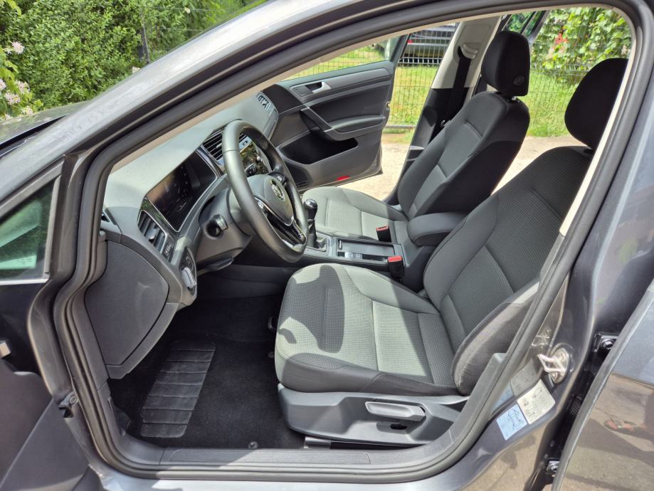 VW Golf 7 1,6 TDI*REDIZAJN*VIRTUALNI COCKPIT*KAMERA*SENZORI*JAMSTVO, fotografija 13