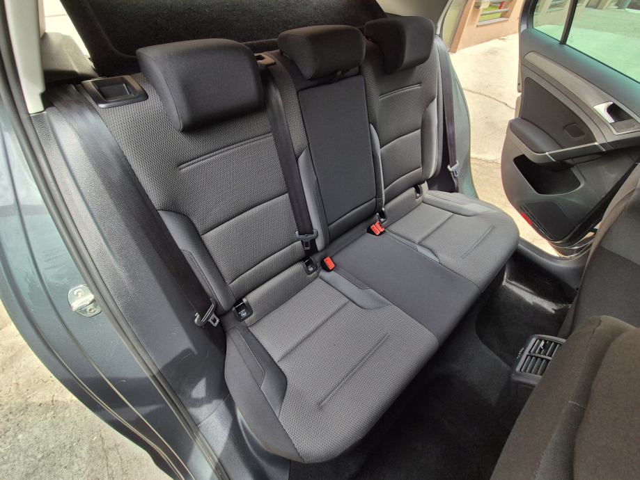 VW Golf 7 1,6 TDI*REDIZAJN*VIRTUALNI COCKPIT*KAMERA*SENZORI*JAMSTVO, fotografija 20