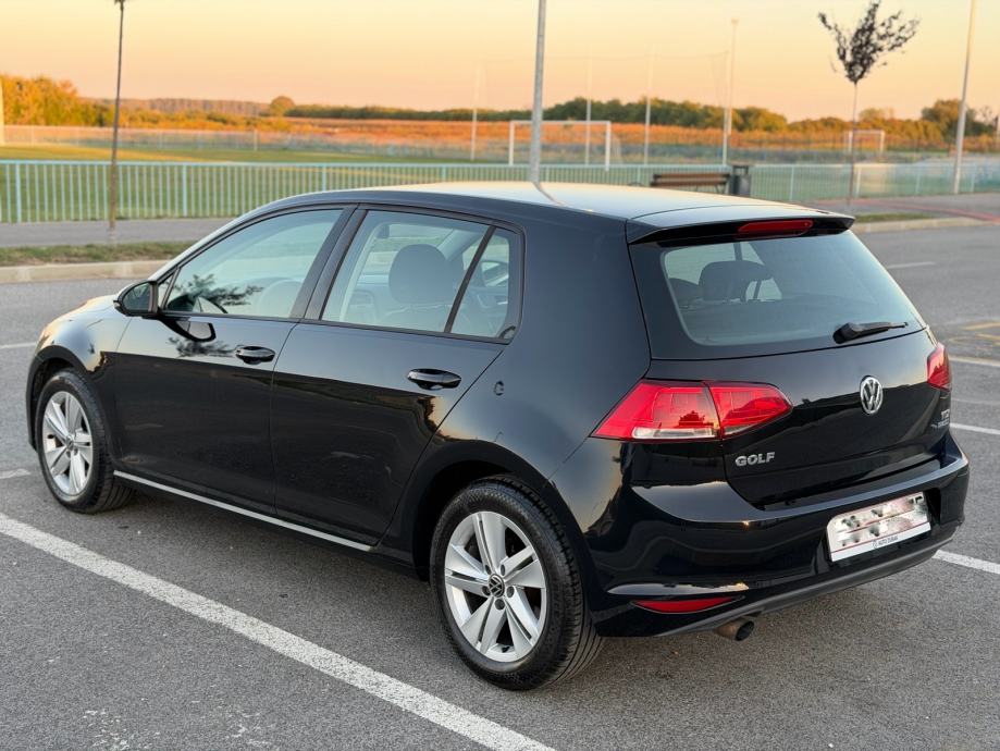 VW GOLF 7 1,6 TDI dvozonska klima,alu felge,nov kupljen u Zubaku, fotografija 8