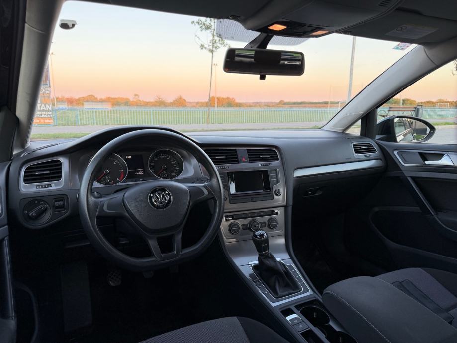 VW GOLF 7 1,6 TDI dvozonska klima,alu felge,nov kupljen u Zubaku, fotografija 15