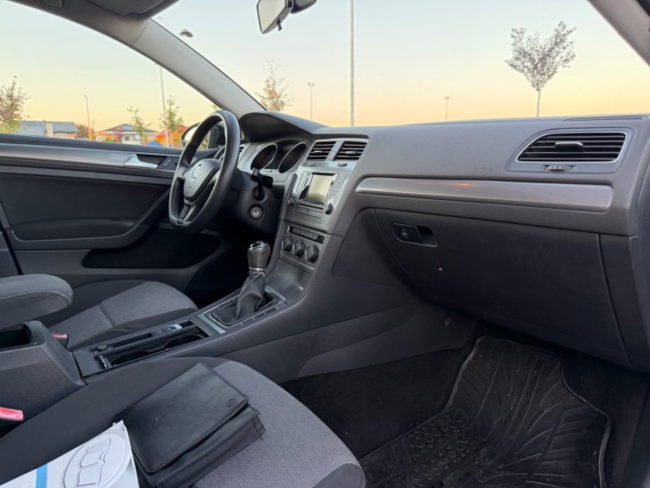 VW GOLF 7 1,6 TDI dvozonska klima,alu felge,nov kupljen u Zubaku, fotografija 16