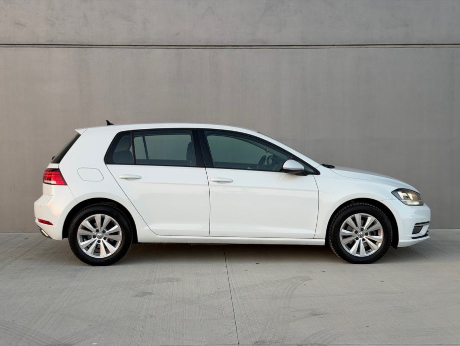 VW Golf 7 1,6TDI VELIKI SERVIS,ACC,PARK PILOT,NOVE GUME,REG.06/2027.!, fotografija 6