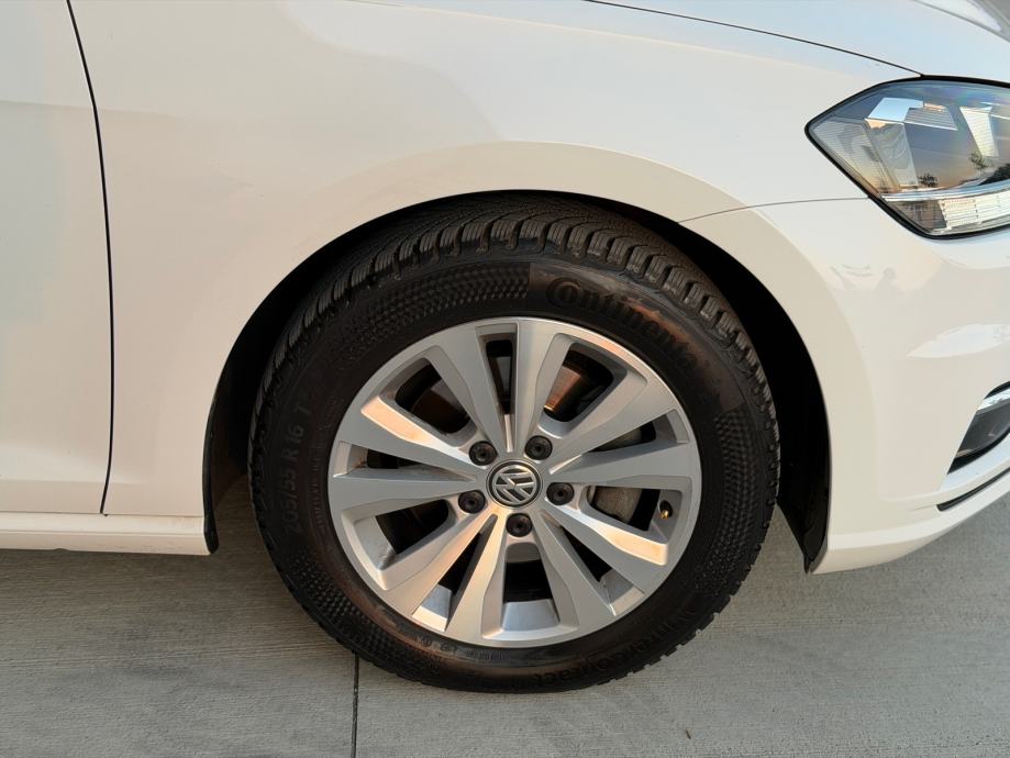 VW Golf 7 1,6TDI VELIKI SERVIS,ACC,PARK PILOT,NOVE GUME,REG.06/2027.!, fotografija 9