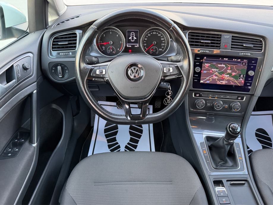 VW Golf 7 1,6TDI VELIKI SERVIS,ACC,PARK PILOT,NOVE GUME,REG.06/2027.!, fotografija 13