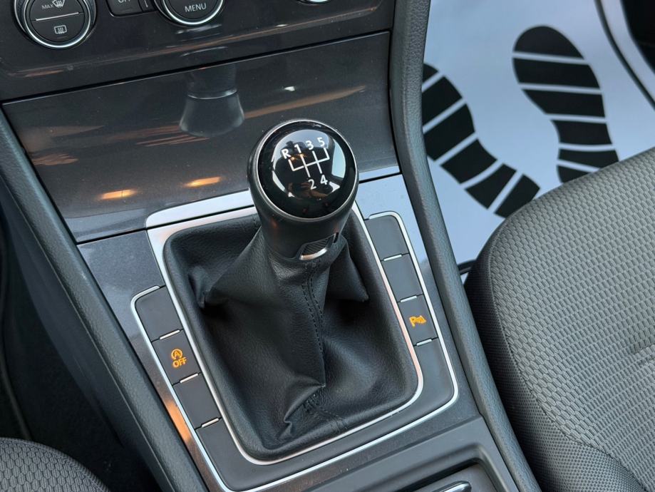 VW Golf 7 1,6TDI VELIKI SERVIS,ACC,PARK PILOT,NOVE GUME,REG.06/2027.!, fotografija 16