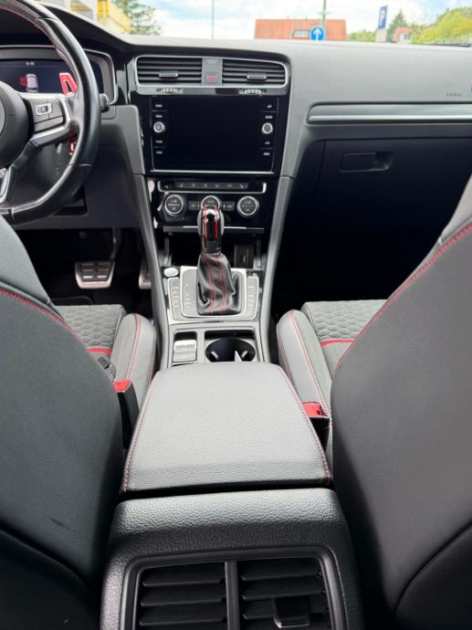VW Golf 7 2,0 GTi, fotografija 9
