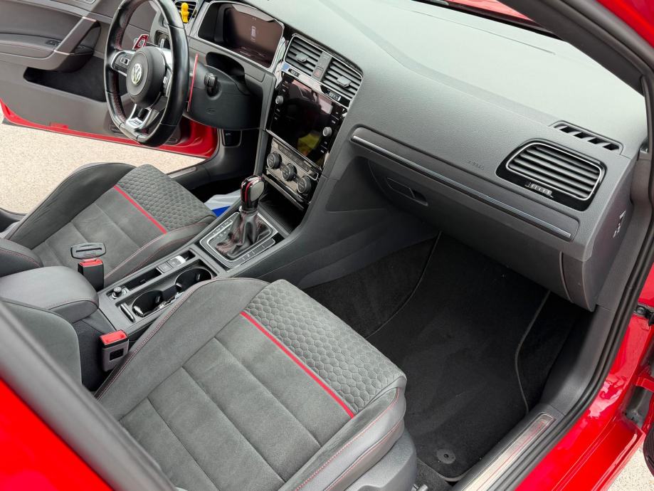 VW Golf 7 2,0 GTi, fotografija 11