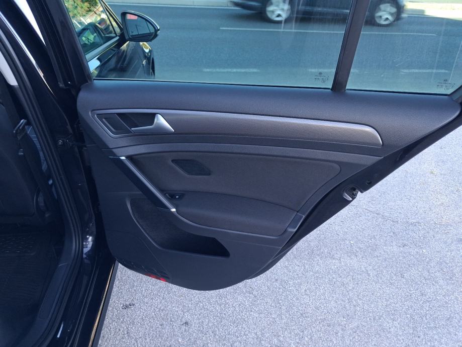 VW Golf 7 2,0 TDI BMT 150ks LOUNGE;TEMPO,NAVI,PARK PILOT;REG.1GOD, fotografija 10