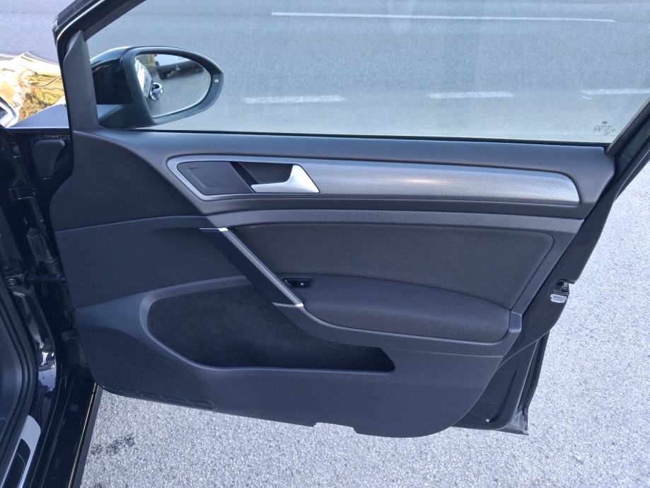 VW Golf 7 2,0 TDI BMT 150ks LOUNGE;TEMPO,NAVI,PARK PILOT;REG.1GOD, fotografija 12