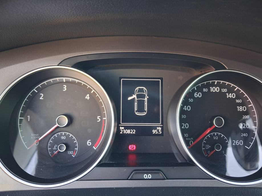 VW Golf 7 2,0 TDI BMT 150ks LOUNGE;TEMPO,NAVI,PARK PILOT;REG.1GOD, fotografija 14