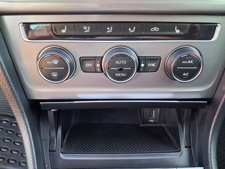 VW Golf 7 2,0 TDI BMT 150ks LOUNGE;TEMPO,NAVI,PARK PILOT;REG.1GOD, fotografija 16