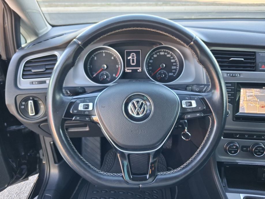 VW Golf 7 2,0 TDI BMT 150ks LOUNGE;TEMPO,NAVI,PARK PILOT;REG.1GOD, fotografija 19
