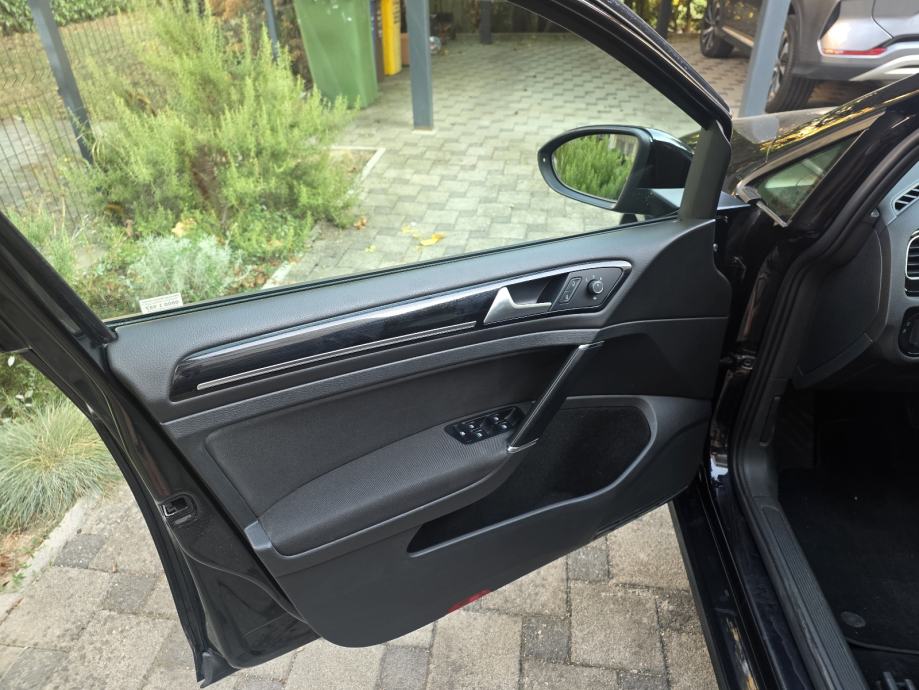 VW Golf 7 2,0 TDI DSG automatik, zimske gume gratis, fotografija 9