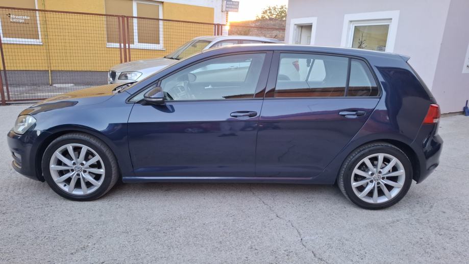 VW Golf 7 2,0 TDI Highline 4Motion, servisna knjižica, fotografija 2