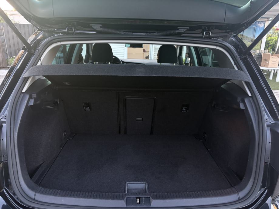 VW Golf 7 2,0 TDI Lounge *Servisna knjiga* *Jamstvo*, fotografija 18