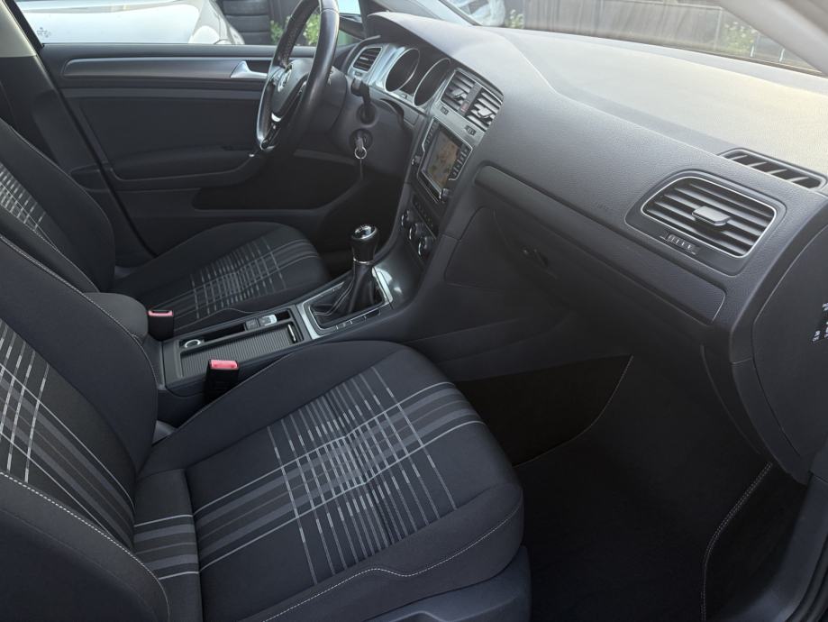VW Golf 7 2,0 TDI Lounge *Servisna knjiga* *Jamstvo*, fotografija 19