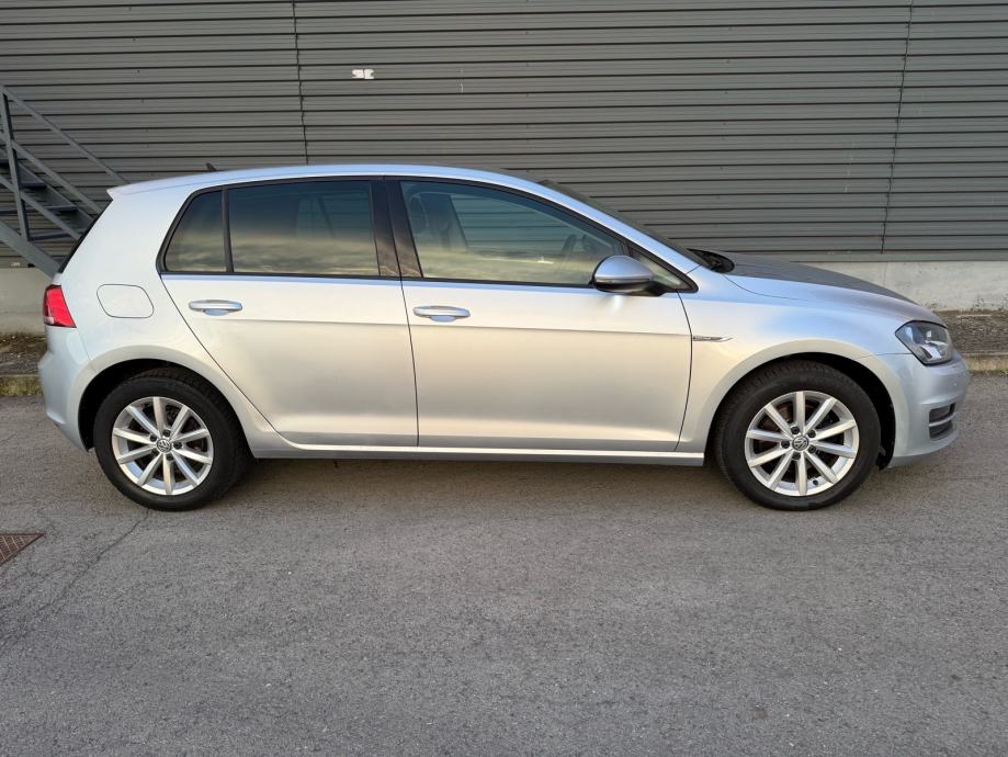 VW Golf 7-BMT-1,6 TDI-NAVI-PARK,SENZIRI-TEMPOMAT-2015 GOD-TOP STANJE, fotografija 2