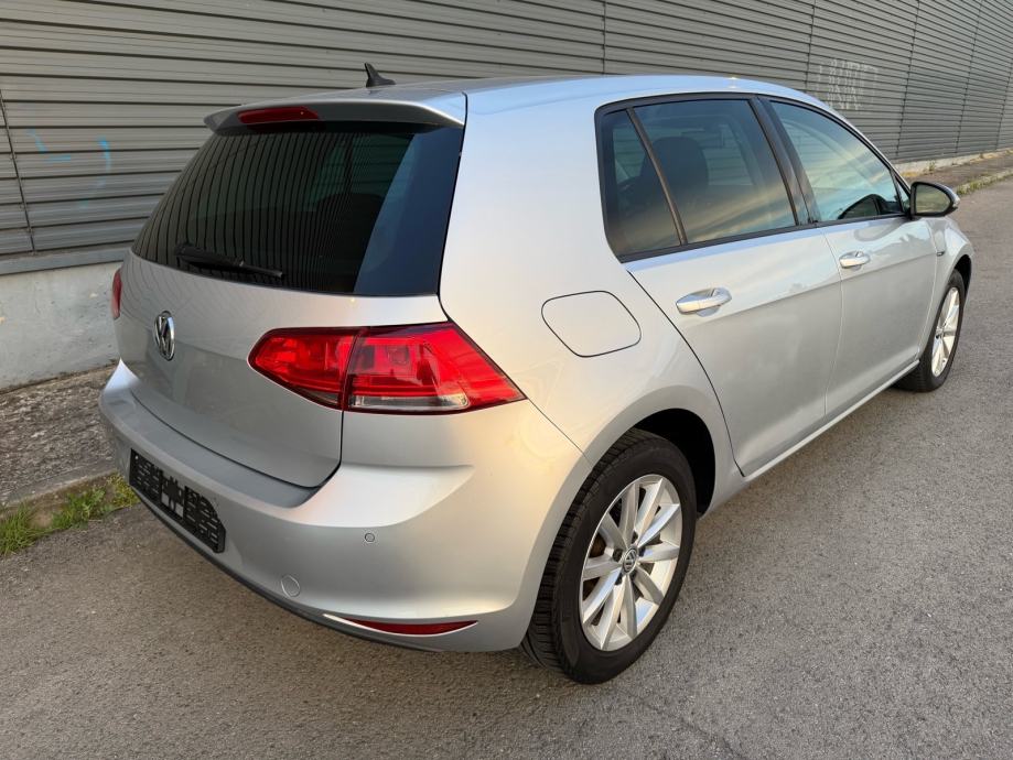 VW Golf 7-BMT-1,6 TDI-NAVI-PARK,SENZIRI-TEMPOMAT-2015 GOD-TOP STANJE, fotografija 3