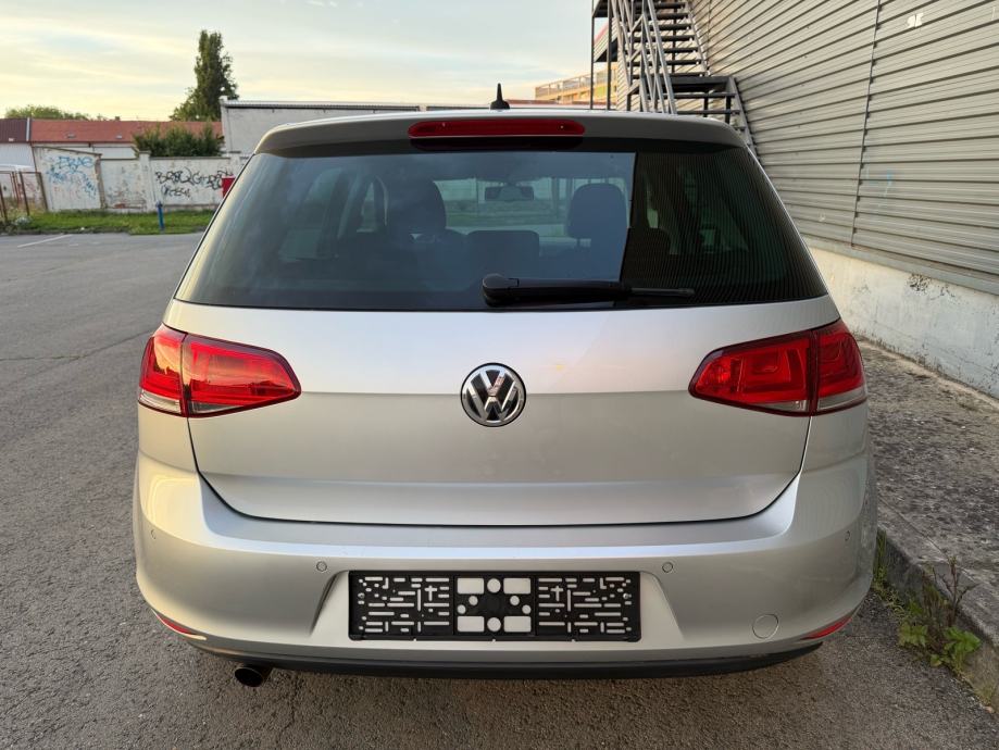 VW Golf 7-BMT-1,6 TDI-NAVI-PARK,SENZIRI-TEMPOMAT-2015 GOD-TOP STANJE, fotografija 4