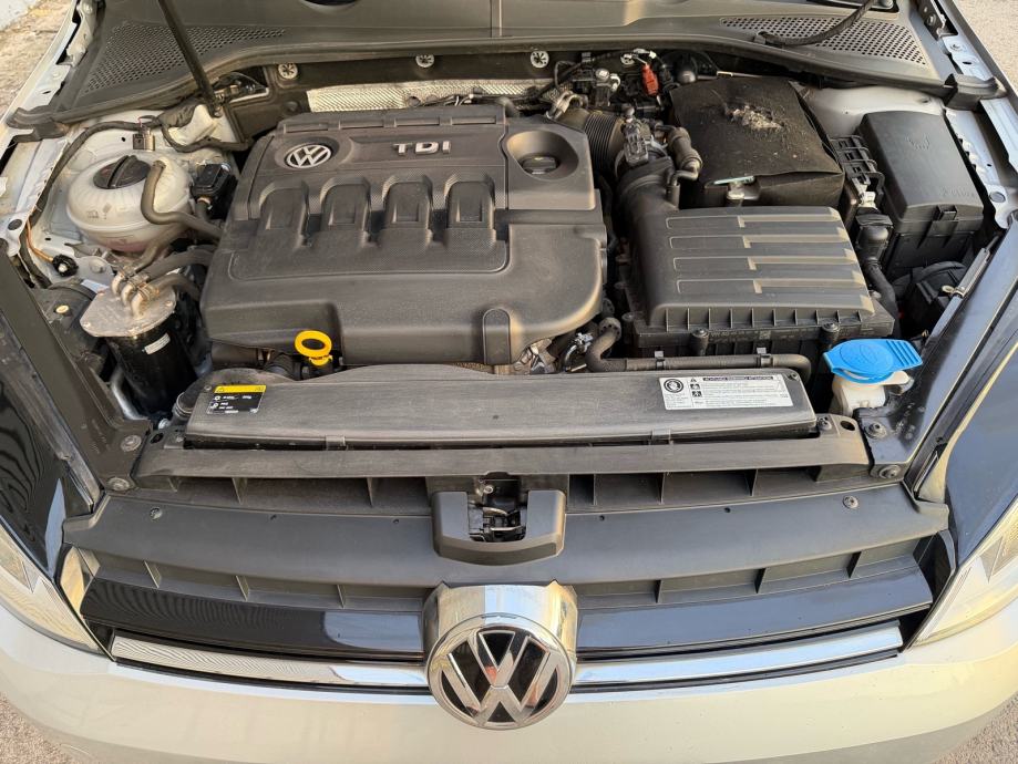 VW Golf 7-BMT-1,6 TDI-NAVI-PARK,SENZIRI-TEMPOMAT-2015 GOD-TOP STANJE, fotografija 15
