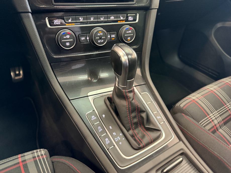 VW Golf 7 GTI DSG PERFORMANCE ***PANORAMA, DISCOVER PRO***, fotografija 18