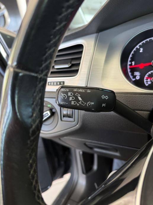 VW Golf 7 Variant 1,6 TDI BMT NAVI PARKIRNI KOŽA ALU MASAŽA, fotografija 17