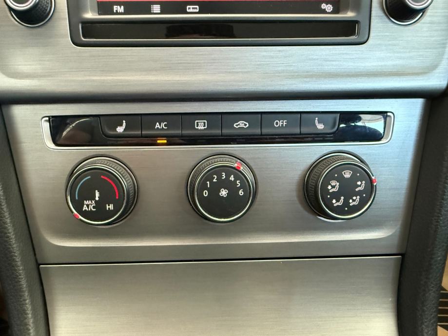 VW Golf 7 Variant 1,6 TDI BMT NAVI PARKIRNI KOŽA ALU MASAŽA, fotografija 19