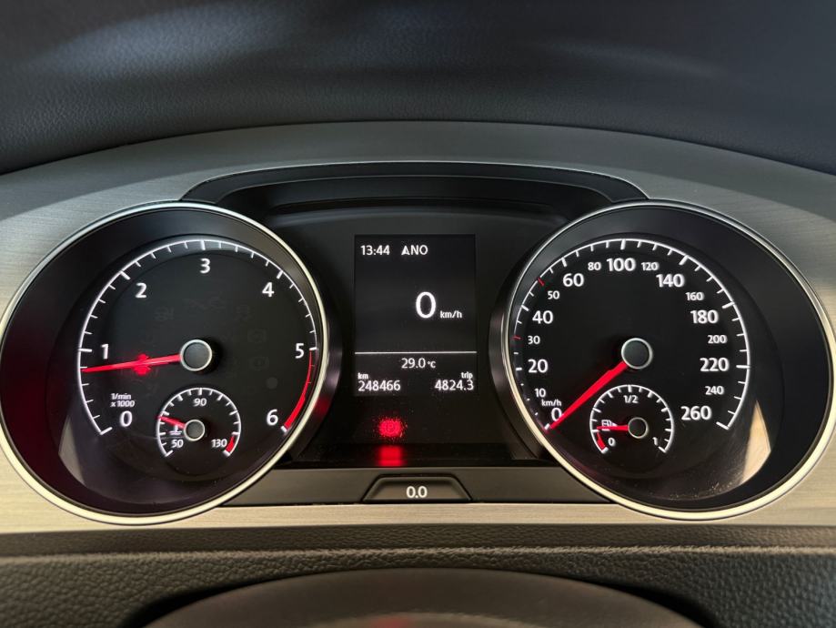 VW Golf 7 Variant 1,6 TDI BMT NAVI PARKIRNI KOŽA ALU MASAŽA, fotografija 18