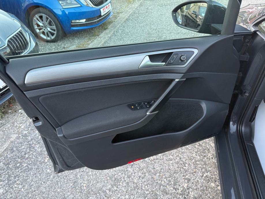 VW Golf 7 Variant 1.6 TDI DSG Automatik Kamera Radar, fotografija 18