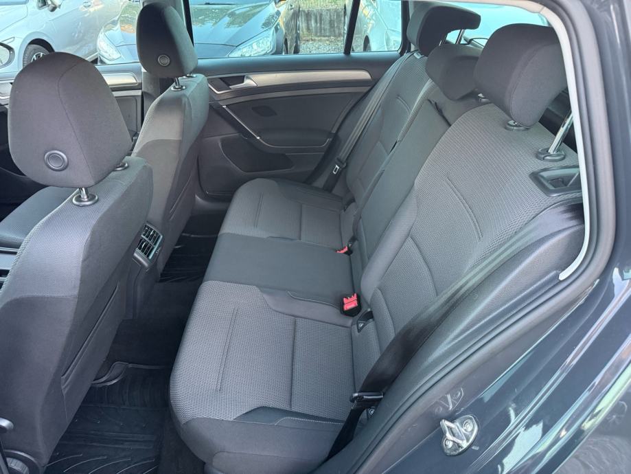VW Golf 7 Variant 1.6 TDI DSG Automatik Kamera Radar, fotografija 19