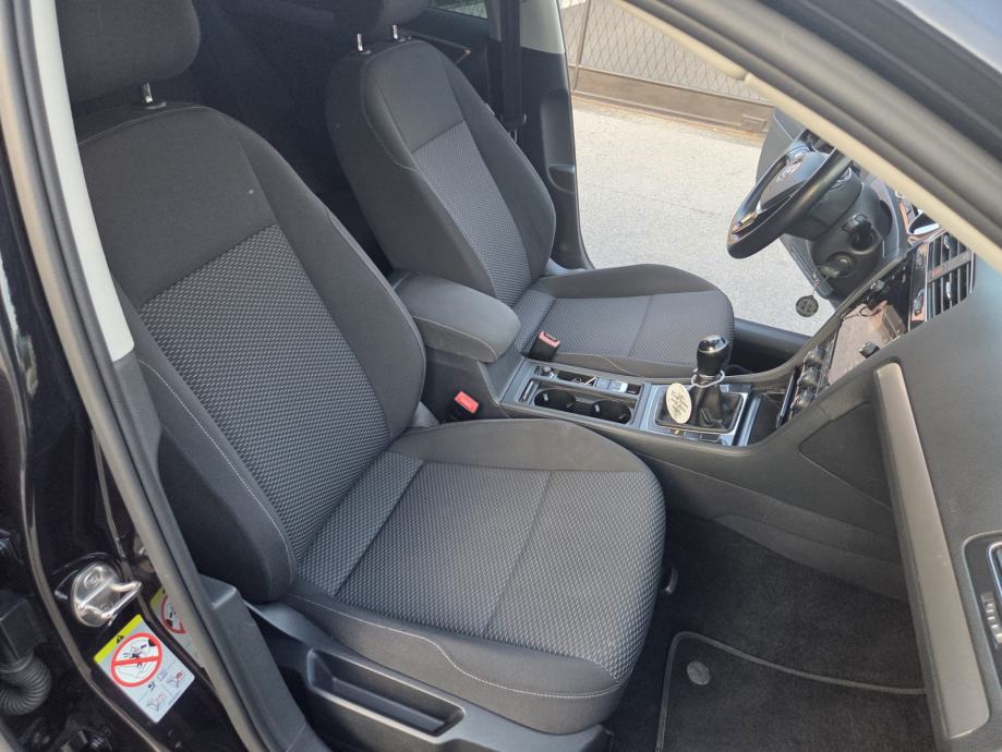VW Golf 7 Variant 1.6 TDI – KAMERA – NAVI – TOP STANJE, fotografija 17