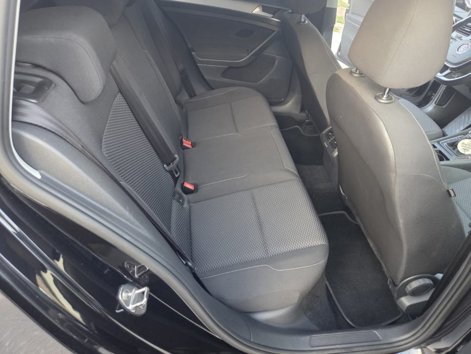 VW Golf 7 Variant 1.6 TDI – KAMERA – NAVI – TOP STANJE, fotografija 18