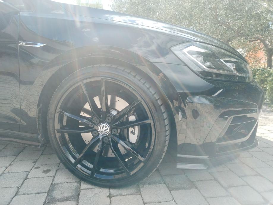 VW Golf 7.5 R performanse Akrapović, fotografija 8