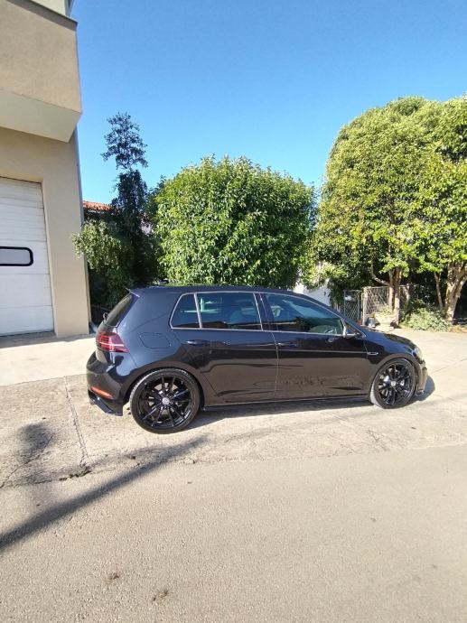VW Golf 7.5 R performanse Akrapović, fotografija 2