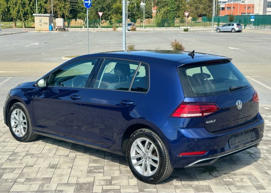 VW Golf 7.5 2,0 TDI 150ks • 2018MOD• KAMERA • NOVE GUME • TOP STANJE, fotografija 10