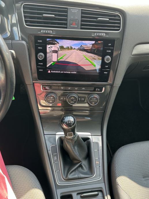 VW Golf 7.5 2,0 TDI 150ks • 2018MOD• KAMERA • NOVE GUME • TOP STANJE, fotografija 20