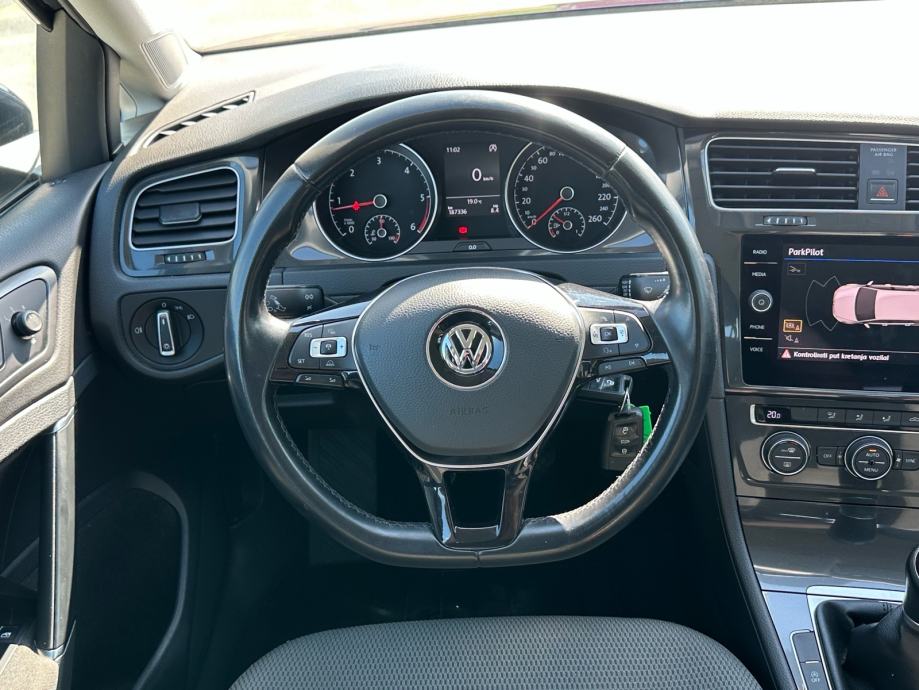 VW Golf 7.5 2,0 TDI 150ks • 2018MOD• KAMERA • NOVE GUME • TOP STANJE, fotografija 17