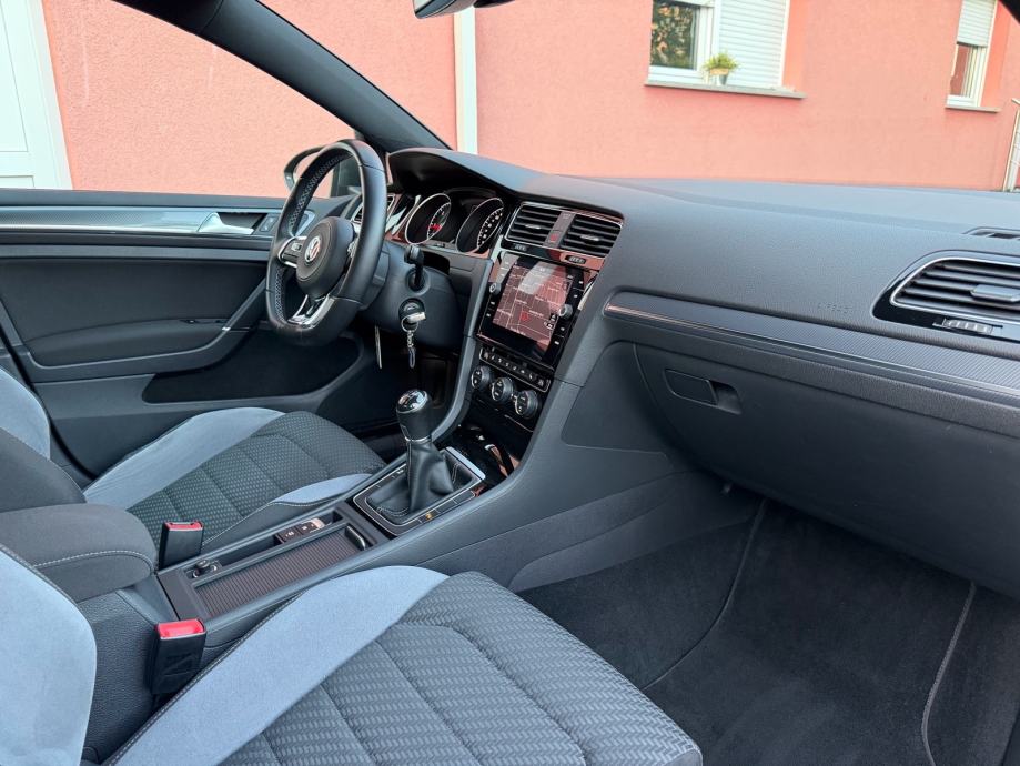 VW GOLF 7,5 2.0 TDI•3XR-LINE•NAVI•LED•AMBI•ALU 18” 105 TKM TOP STANJE!, fotografija 17