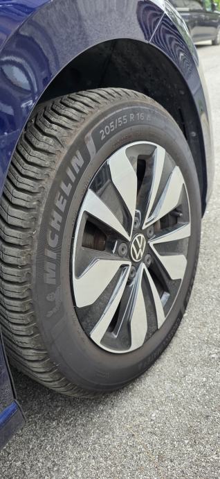 VW Golf 8 1,0 eTSI DSG MOVE ACC MildHybrid, fotografija 7