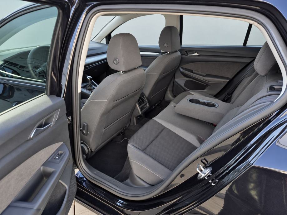 VW Golf 8 1.0 TSI Active, Virtual Cockpit, Kamera, Led, ACC, 16", fotografija 14
