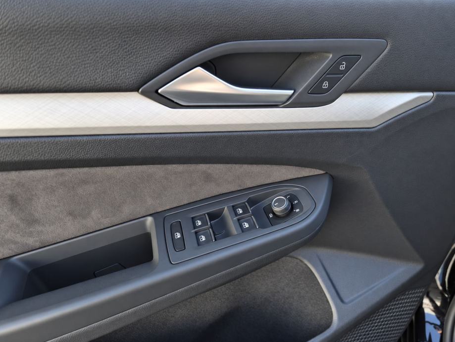 VW Golf 8 1.0 TSI Active, Virtual Cockpit, Kamera, Led, ACC, 16", fotografija 19