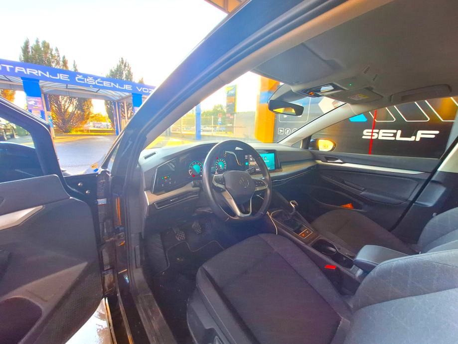 VW Golf 8 1,0 TSI, fotografija 6