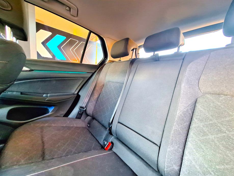 VW Golf 8 1,0 TSI, fotografija 8