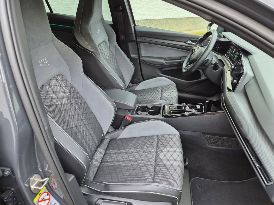 VW Golf 8 1,5 eTSI 150Ks Dsg R-Line (Garancija 1 god.), fotografija 12
