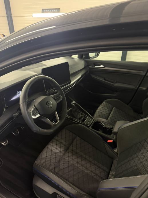 VW Golf 8 1,5 TSI FACELIFT R - LINE--FULL OPREMA--TVORNIČKO JAMSTVO, fotografija 12