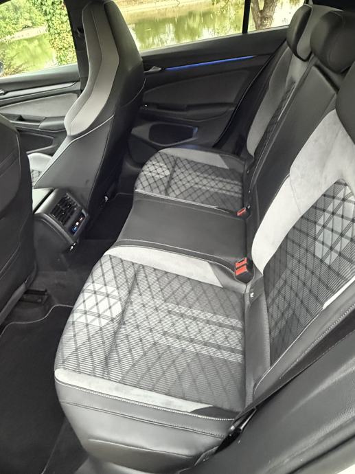 VW Golf 8 1,5 TSI R-LINE, fotografija 9