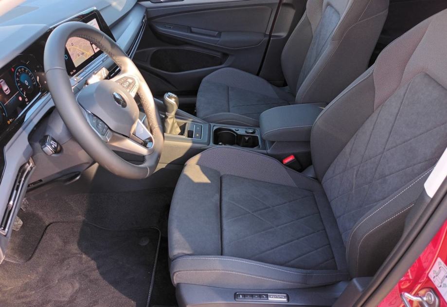 VW Golf 8 1,5 TSI STYLE 150, fotografija 7