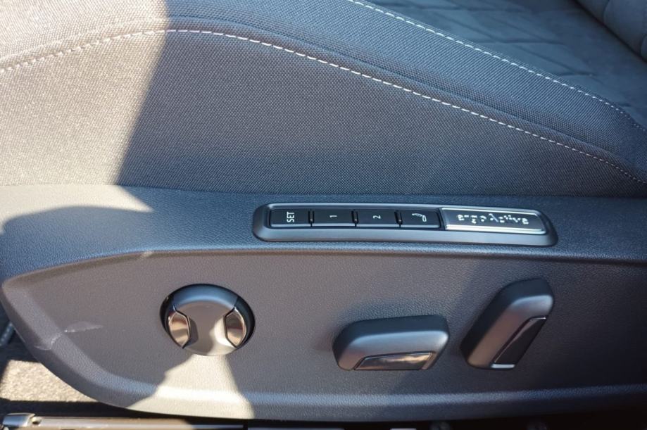 VW Golf 8 1,5 TSI STYLE 150, fotografija 8