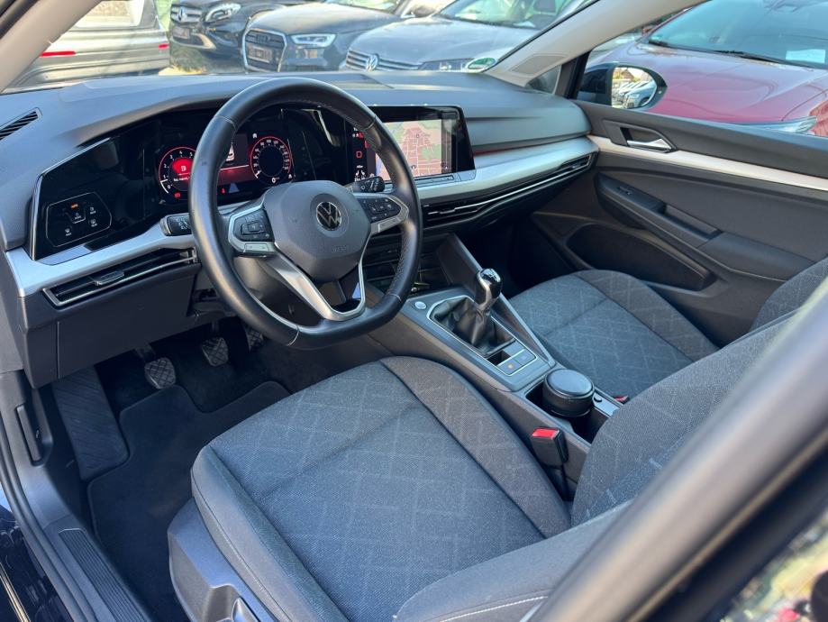 VW Golf 8 1,5 TSI / WEBASTO / AMBIENT / ACC / NAVI / LED / JAMSTVO, fotografija 17