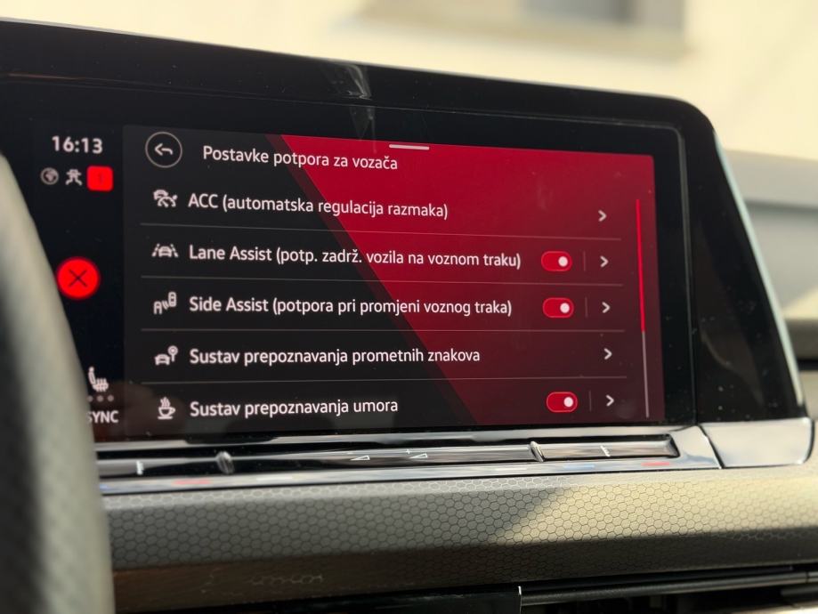 VW Golf 8 2,0 GTI automatik / FULL Oprema Samo 47Tkm/ Prilika, fotografija 9